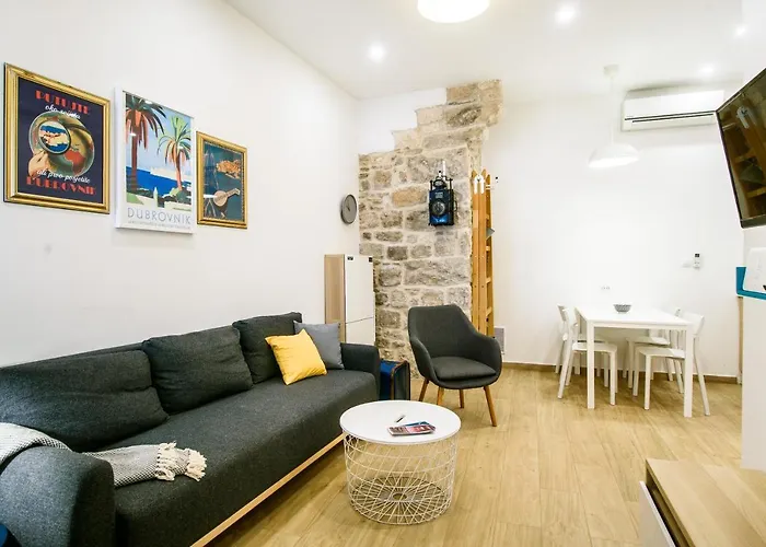 Hidden Gem Old Town Apartment By Duhomes